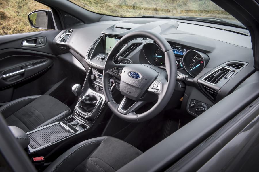 Панель приборов Ford Kuga ST-Line 2017 года  (UK) (фото 56 из 63)
